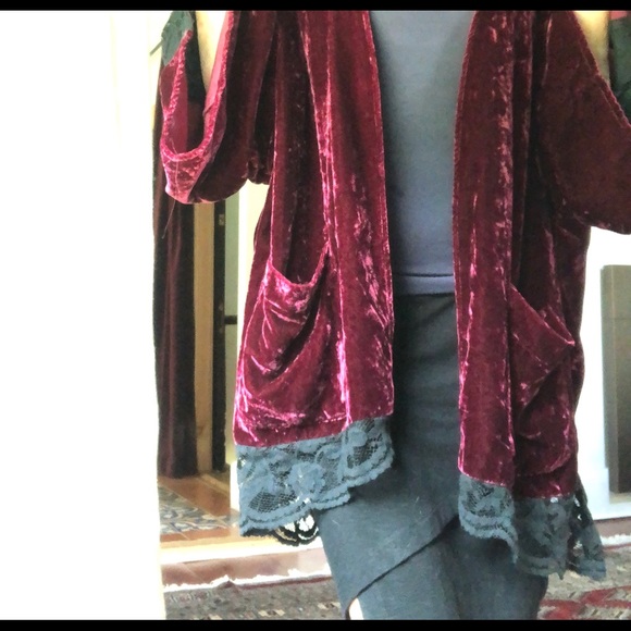 Urban Outfitters Other - UO velvet and lace kimono